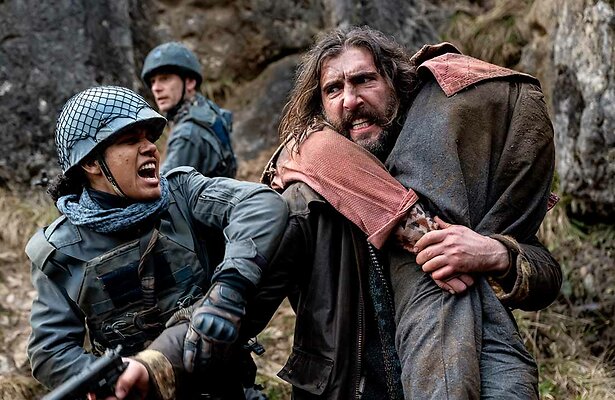 Mustafa Duygulu als Dax in Arcadia