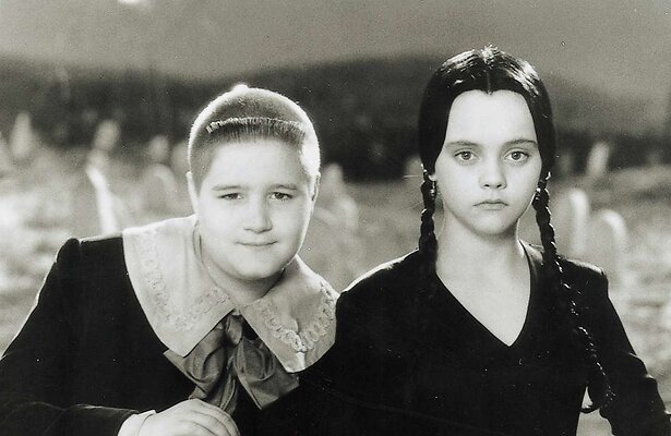 Christina Ricci en Jimmy Workman in Addams Family Values