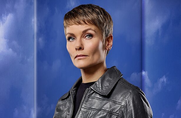 Angela Schijf als Eva van Dongen