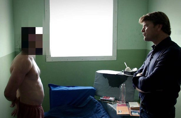 Beau uitgescholden in Beau Five Days Inside