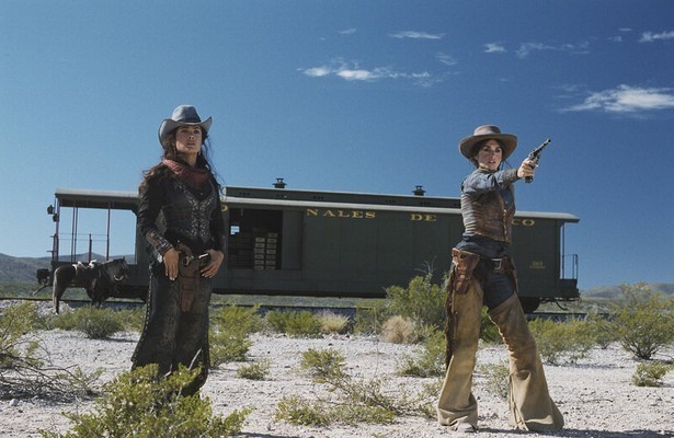 Cruz en Hayek als bloedmooie bandieten