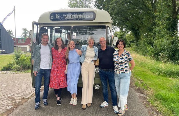 Henk, Renate, Jojanneke, Tjitske, Romke en Tjitske voor Bed & Breakfast