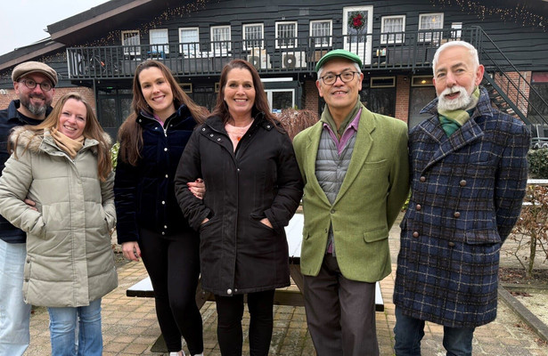 Pascal, Simone, Rinke, Liane, Peter en Wolter in Bed & Breakfast
