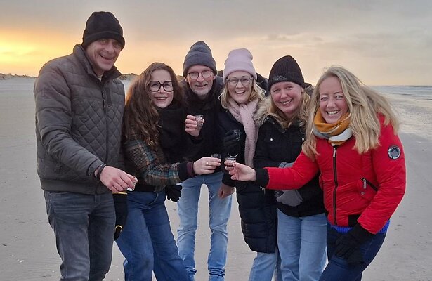 Nic, Tjarda, Gerrit, Janneke, Marije, Vronie uit Bed & Breakfast
