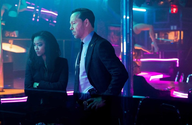 Sonequa Martin-Green en Donnie Wahlberg in Boston Blue