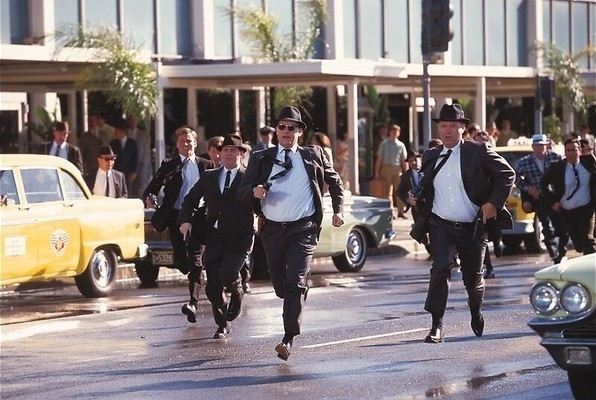 Tom Hanks zit achter Leonardo DiCaprio aan