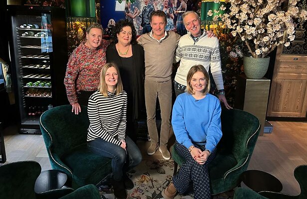 Familie Meiland met Caroline van der Plas en John de Bever.