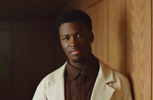 Persfoto Claude in aanloop naar het Songfestival.