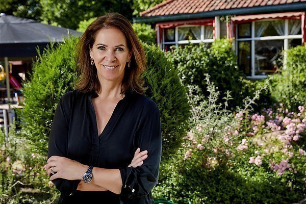 Herman en Annemarie bakken ze bruin