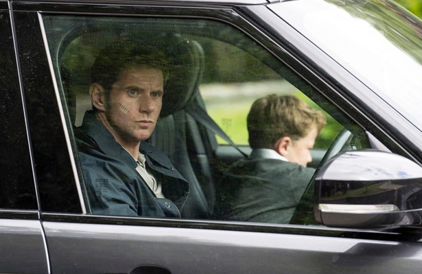Allen Leech as Elliot Fielding in Captivated