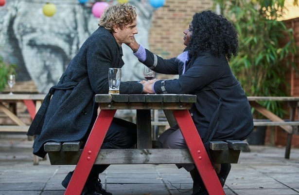 Joshua McGuire en Susan Wokoman in Cheaters