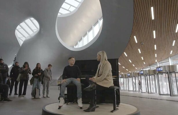 Chantal in De Piano.