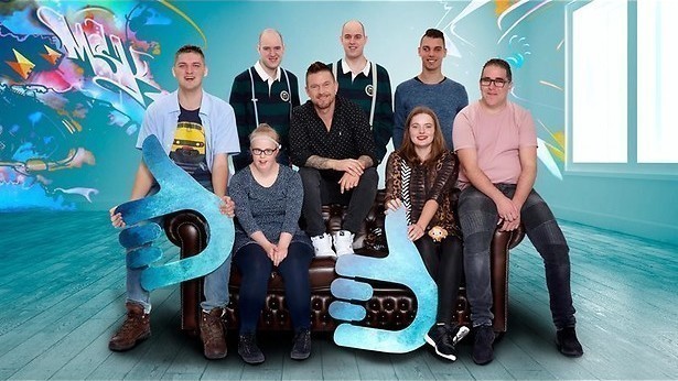 Johnny de Mol regelt verrassing met treinen