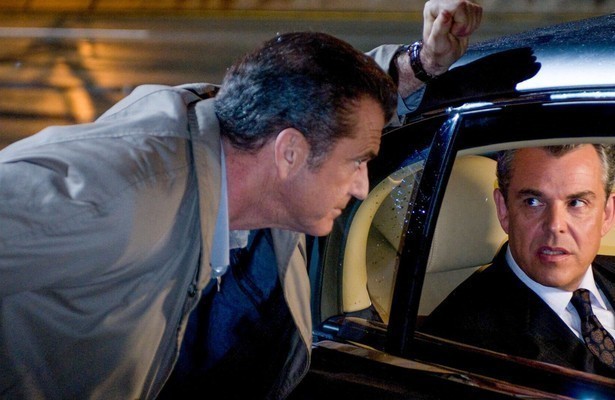 Mel Gibson en Danny Huston in Edge of Darkness