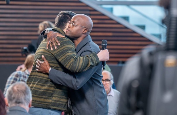 Jandino Asporaat in Een Buitengewoon Gesprek