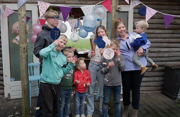 De familie Blom viert in het nieuwe seizoen de komst van een nieuw gezinslid.