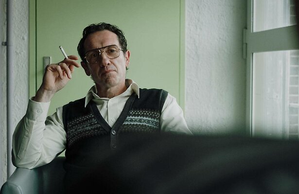 Jacob Derwig in Een Moord Kost Meer Levens.