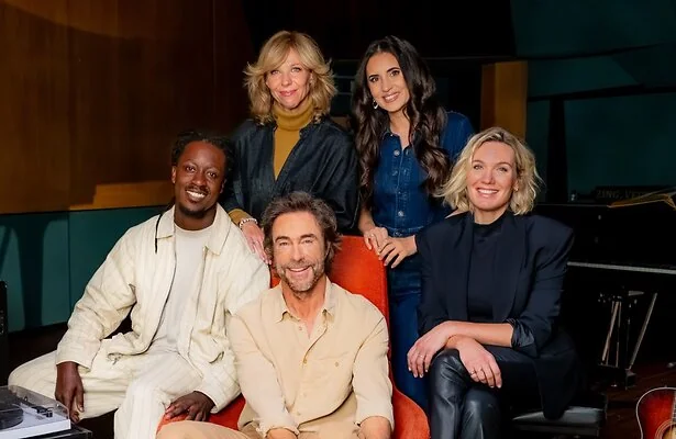 Chris Zegers met Akwasi, Claudia, Karsu en Marlijn voor Een Schat aan Shaffy