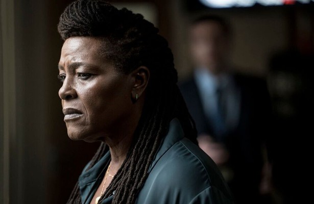 Sharon D. Clarke als DCI Ellis in Ellis