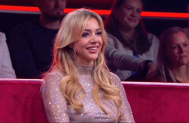 Emma Heesters in Secret Duets