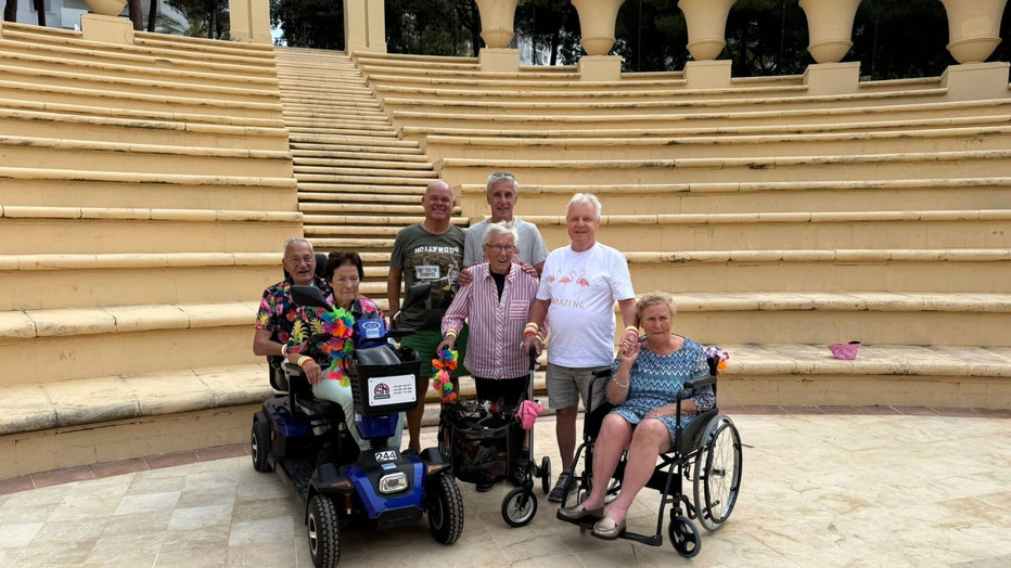 Paul de Leeuw reist mee met mensen met dementie in Een Vergetelijk Mooie Reis