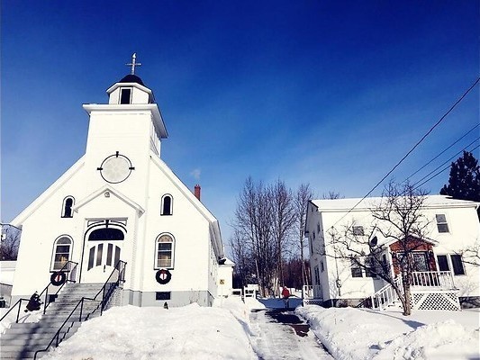 Floortje alleen op een berg