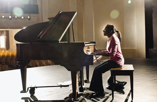 Still uit remake van Fame