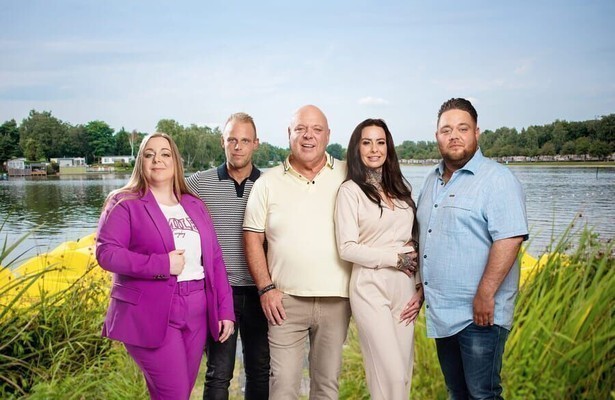 Peter Gillis met Wendy van Hout en zijn gezin