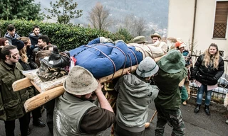 Geo Reportage: Schignano - Ein uralter Karneval in Italiens Bergen