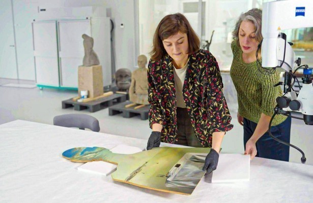 Still uit Geheimen van het Museum