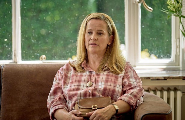 Lies Visschedijk als Roelien in Gooische Vrouwen