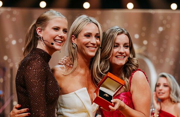 Noa Vahle, Hélène Hendriks en Merel Ek