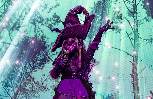 De Heks in The Masked Singer