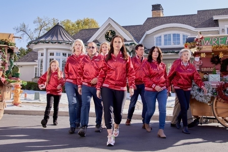 Haul Out the Holly: Lit Up