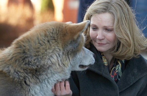 Hachi en Joan Allen in Hachi: A Dog's Tale