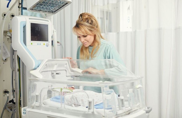 Anne-Mar Zwart voor Handen aan de Couveuse seizoen 2