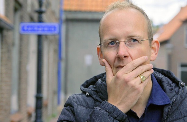 Marineofficier John Lapré zet zich in voor LHGBT-community