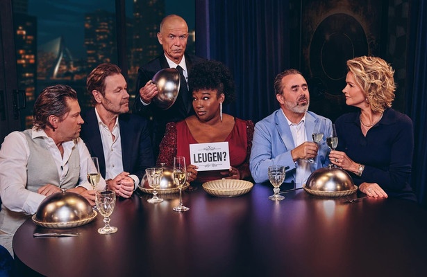 Deelnemers van Het Diner met gastheer Raymond Thiry