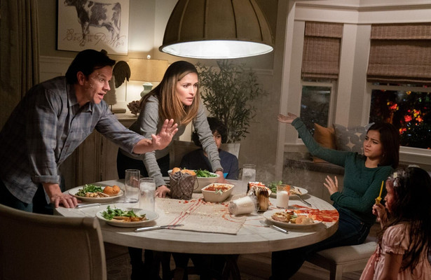 Mark Wahlberg en Rose Byrne in Instant Family