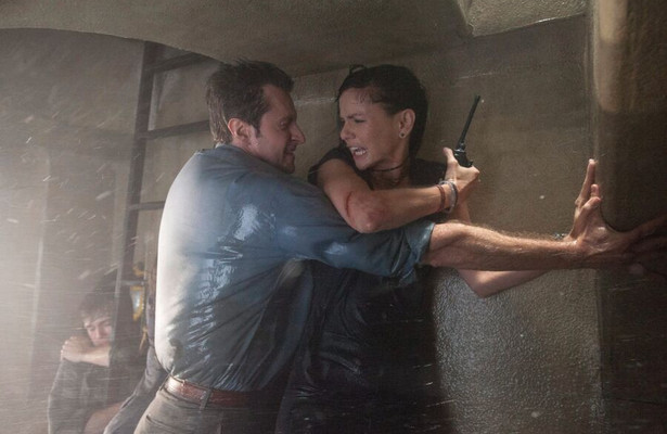 Richard Armitage en Sarah Wayne Callies in Into the Storm