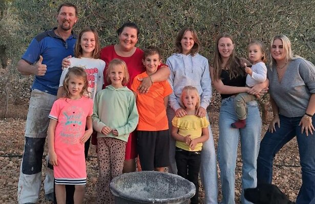 De familie Jelies in hun geliefde Spanje. 