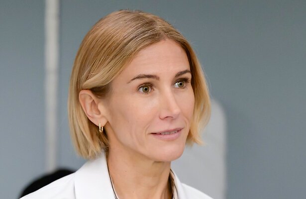 Jen Landon als Dr. Toni Wright in Grey's Anatomy