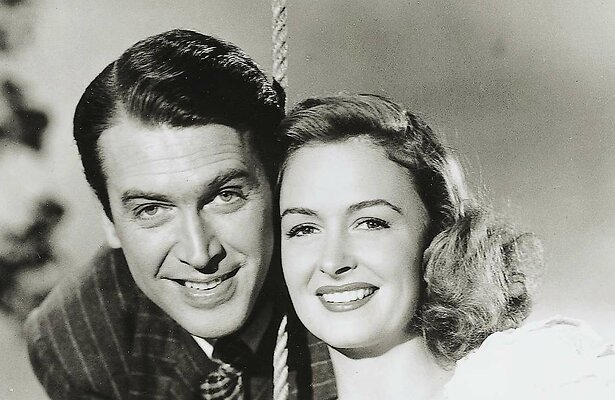 James Stewart en Donna Reed in It's a Wonderful Life
