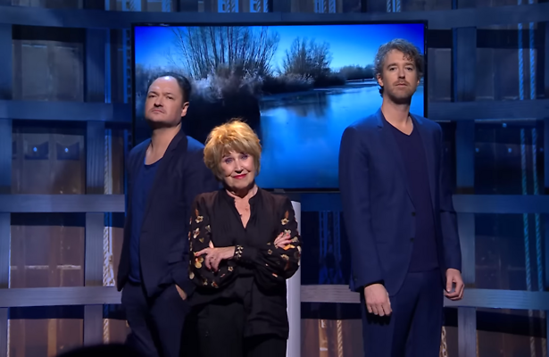 Jenny Arean steelt show in Even Tot Hier.