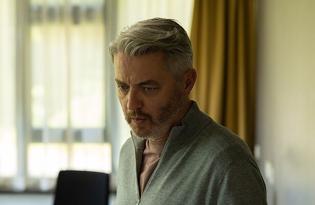 Kürt Rogiers als Casper in Medisch Centrum West