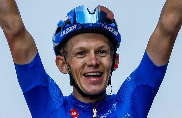 Koen Bouwman won in 2022 bij Mortirolo