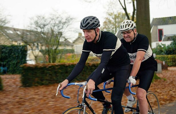 Still uit slotaflevering Koers van de Kameraden