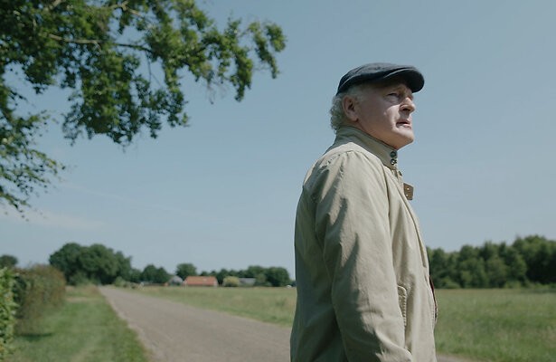 Laus Steenbeeke als Bats Ottink in Woeste Grond