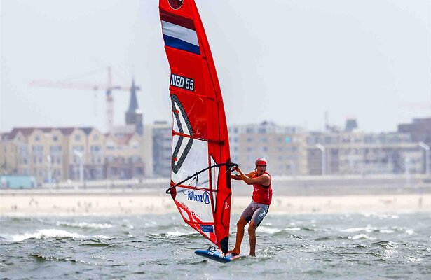 Luuc van Opzeeland bij het foilen
