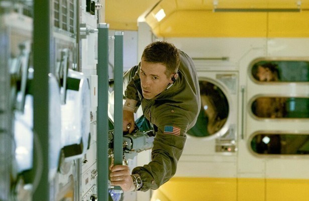 Ryan Reynolds in Life